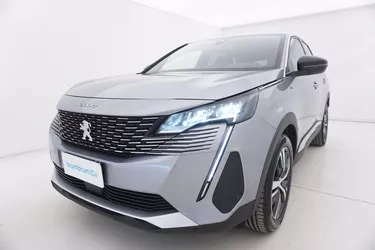 Peugeot 3008 Hybrid4 Allure Pack e-EAT8 1.6 Plug-In Hybrid 300CV Automatico Visione frontale