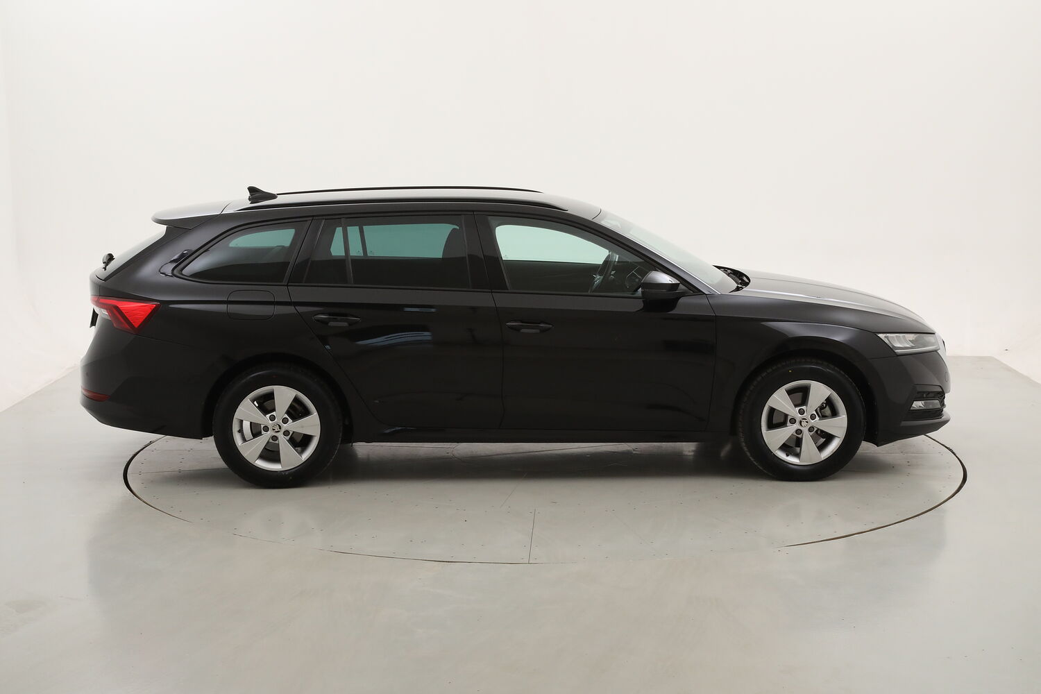 Skoda Octavia Wagon Executive DSG usata del 2021 con 108.403 km