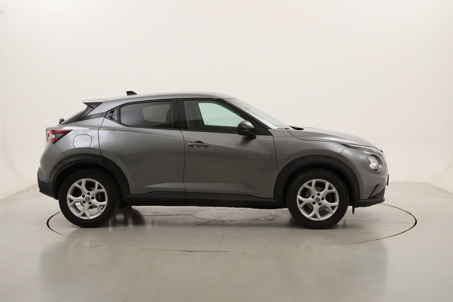 Nissan Juke N-Connecta DCT usata del 2022 con 93.732 km
