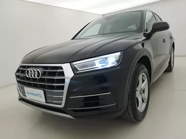 Audi Q5 Business Sport quattro S tronic 2.0 Diesel 190CV Automatico Visione frontale