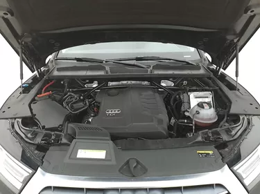 Audi Q5 Business Sport quattro S tronic 2.0 Diesel 190CV Automatico Vano motore