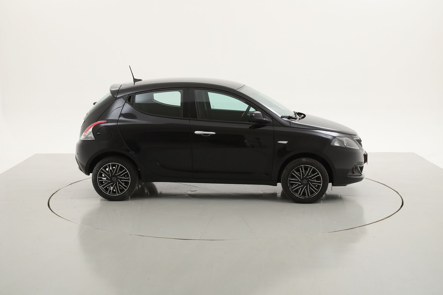 Lancia Ypsilon Hybrid Gold usata del 2022 con 36.757 km