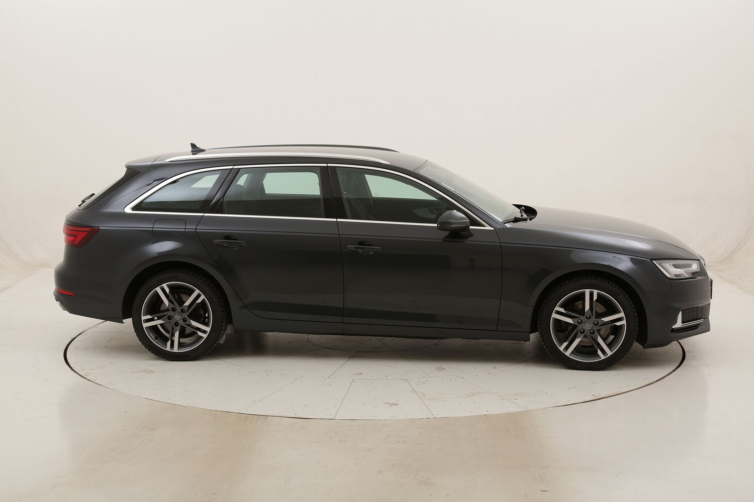Audi A4 Avant Business S tronic usata del 2019 con 58.428 km