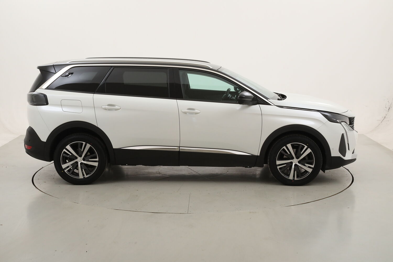 Peugeot 5008 Allure Pack EAT8 - 7 POSTI usata del 2021 con 97.899 km