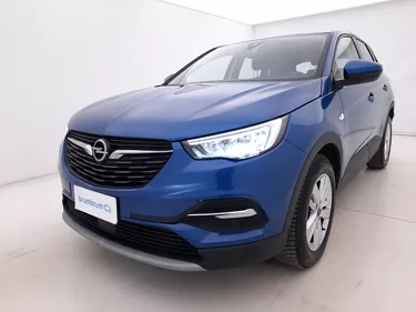 Opel Grandland Elegance AT8 1.5 Diesel 131CV Automatico Visione frontale