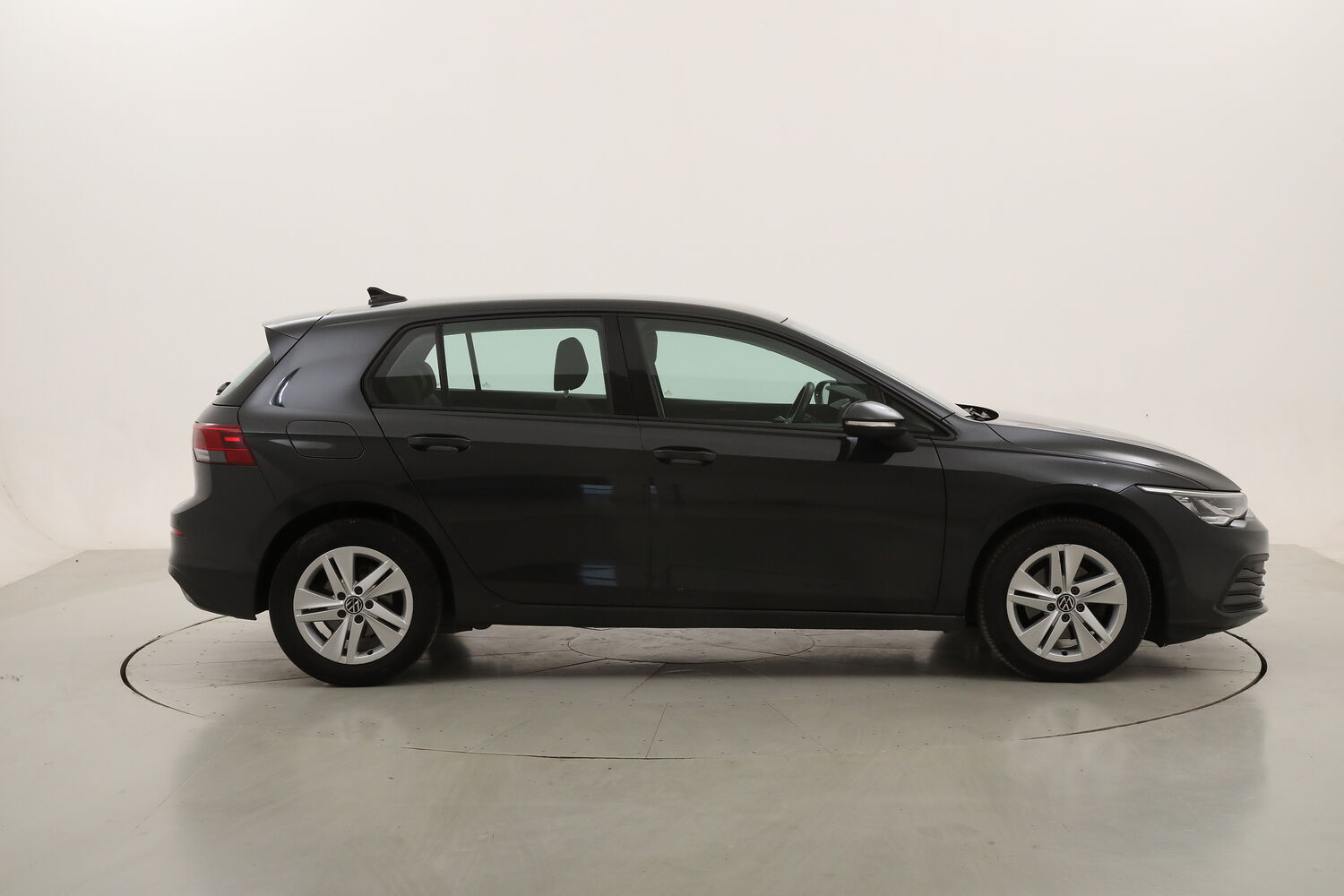 Volkswagen Golf Life DSG usata del 2023 con 106.901 km