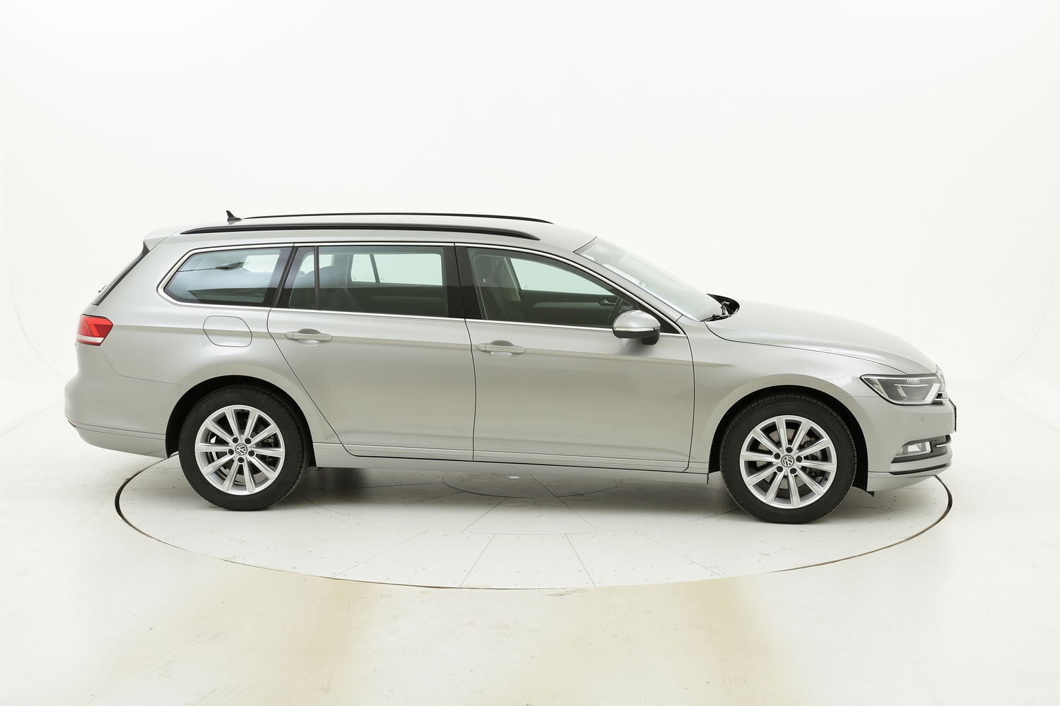 Volkswagen Passat usata del 2017 con 108.836 km