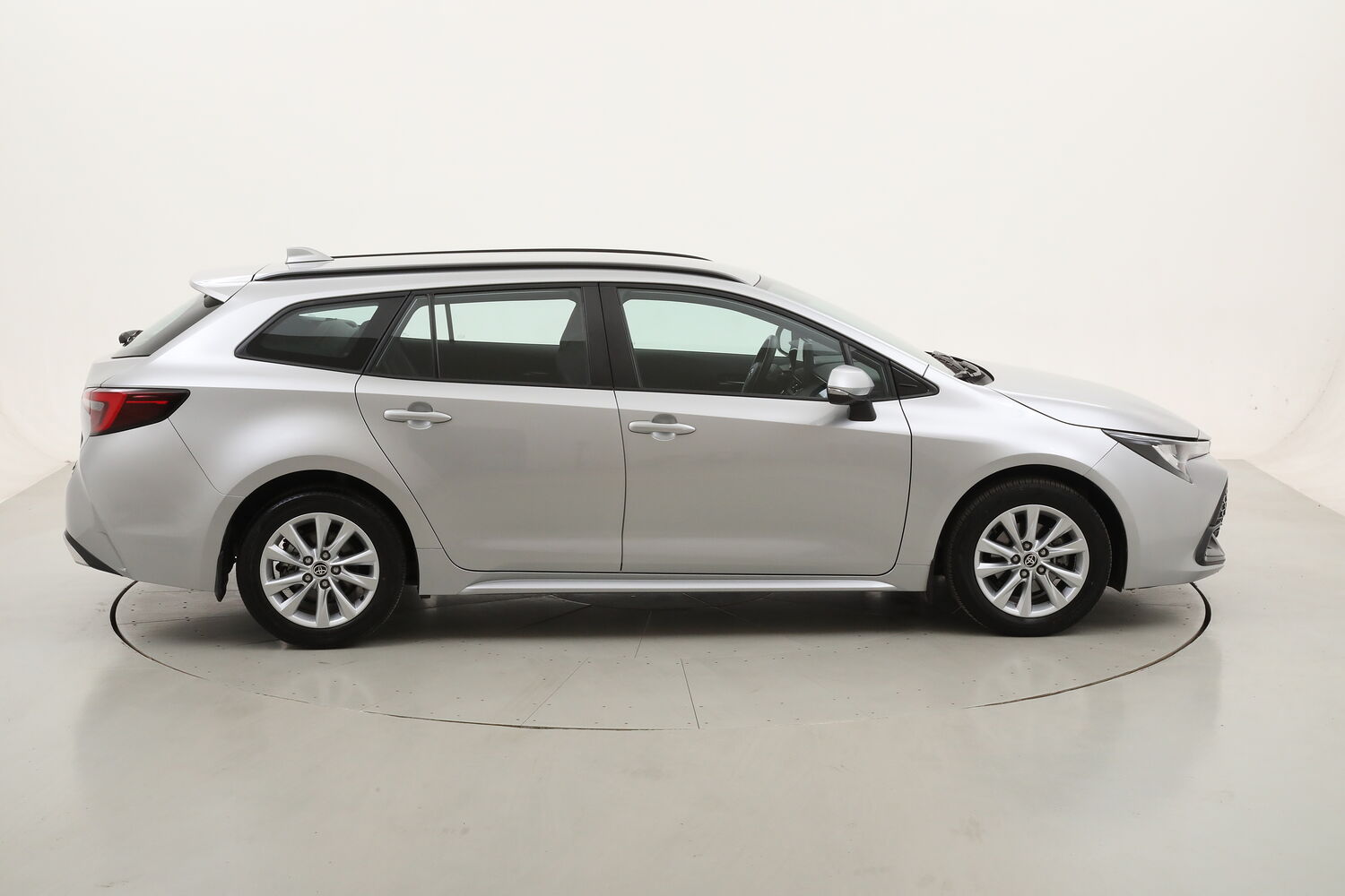 Toyota Corolla TS Hybrid Active usata del 2023 con 60.292 km