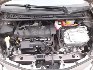 Toyota Yaris Hybrid Active 1.5 Full Hybrid 101CV Automatico Vano motore