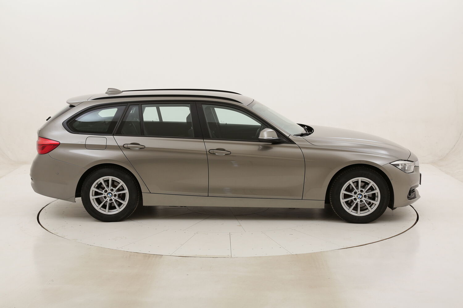 BMW Serie 3 318d Touring Business Advantage aut. usata del 2019 con 66.261 km