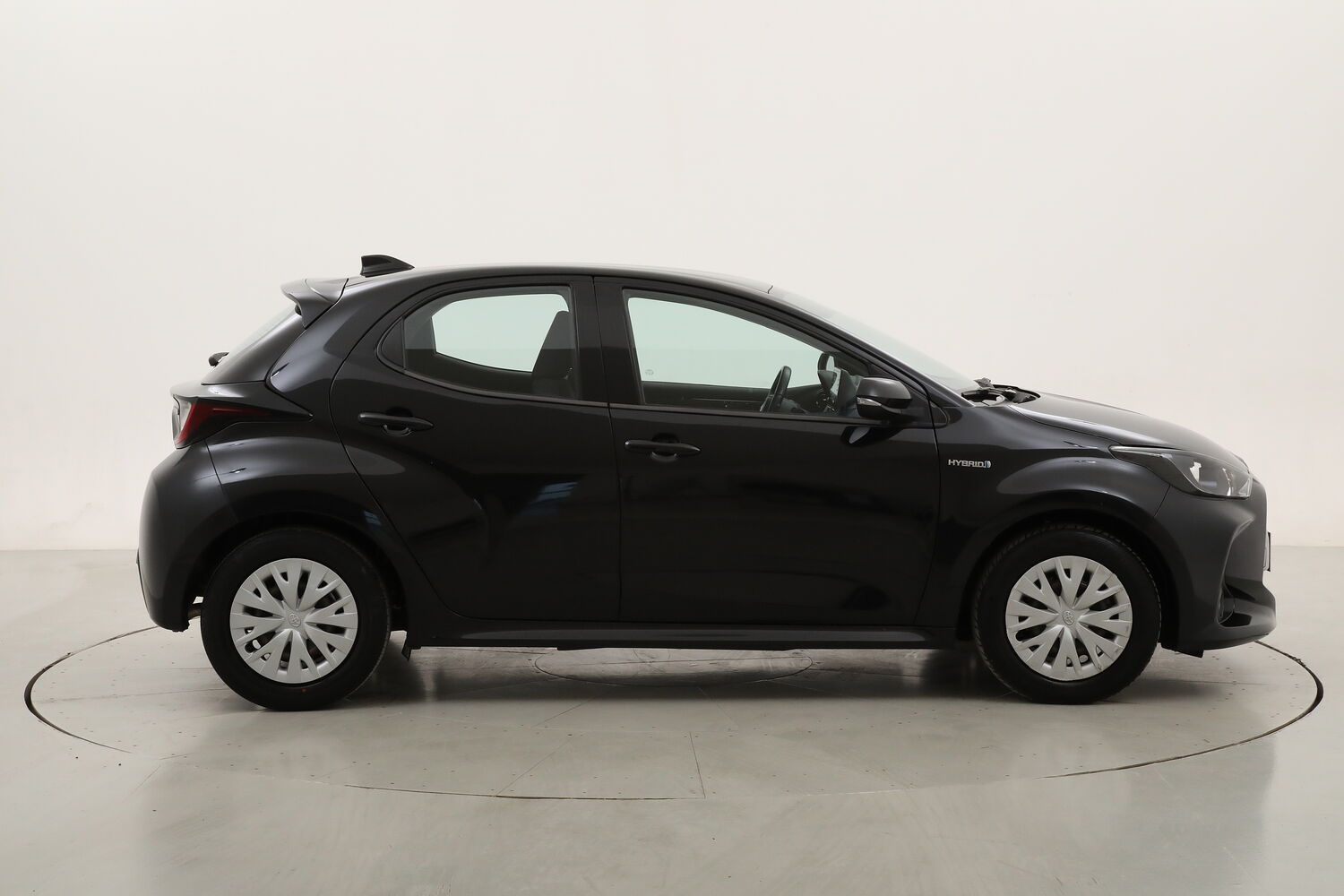 Toyota Yaris Hybrid Business usata del 2020 con 99.178 km