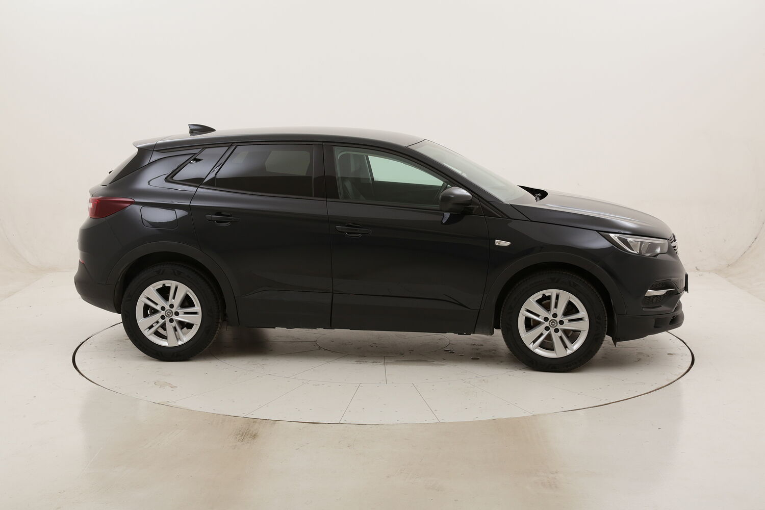 Opel Grandland Business Aut. usata del 2019 con 136.779 km