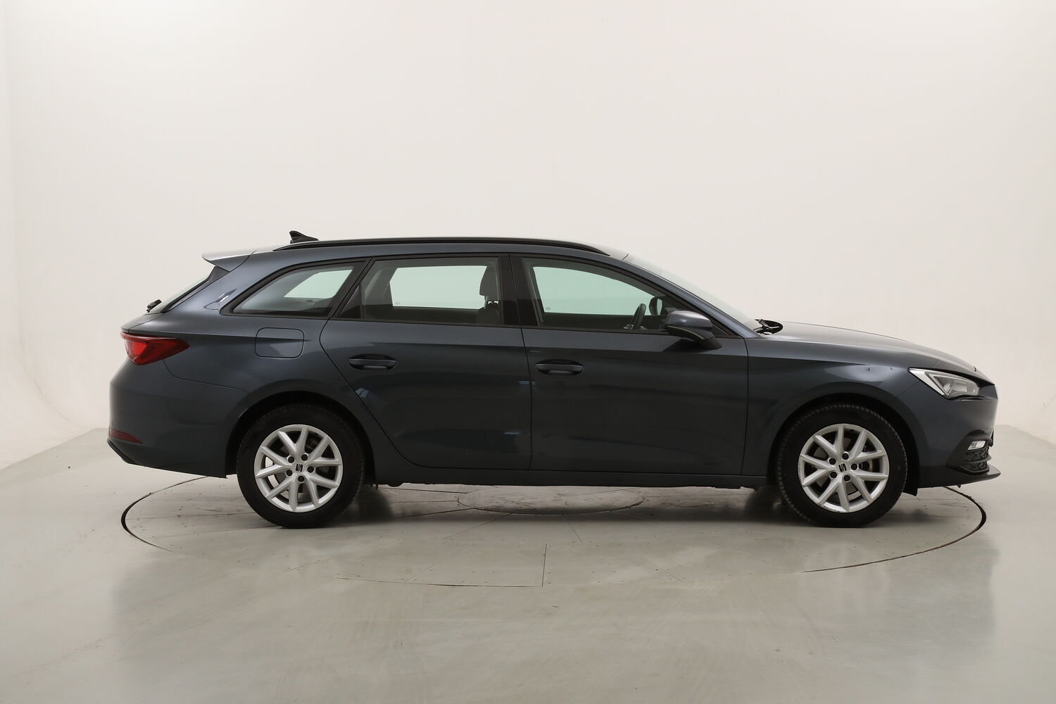 Seat Leon ST Business DSG usata del 2023 con 90.369 km