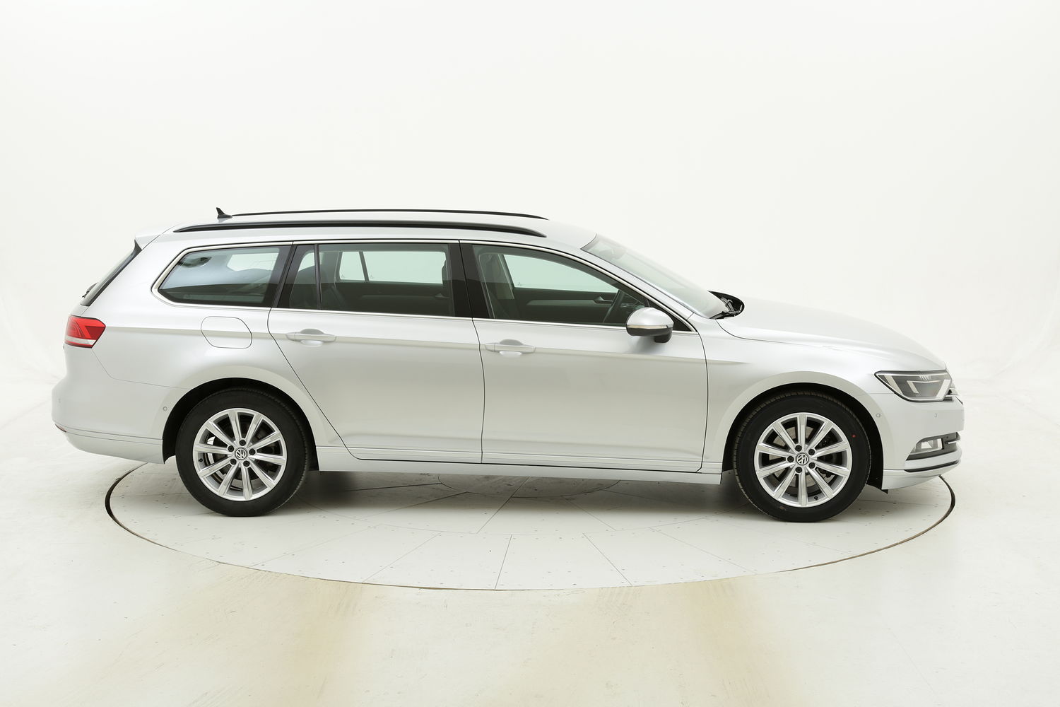 Volkswagen Passat usata del 2015 con 104.538 km