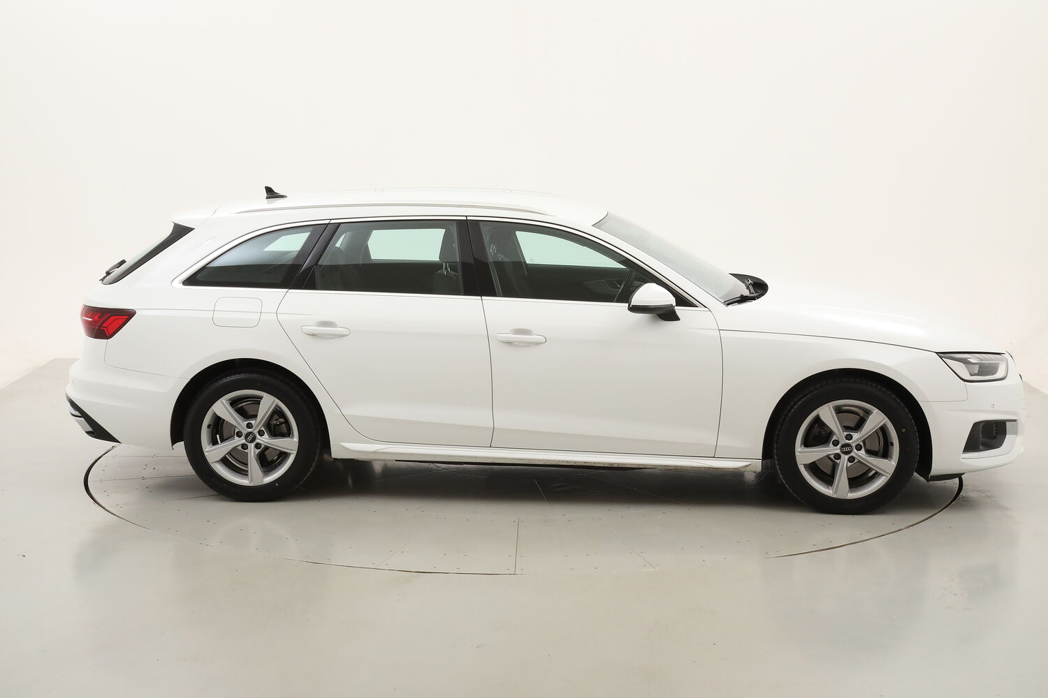 Audi A4 Avant Business Advanced S tronic usata del 2022 con 83.222 km