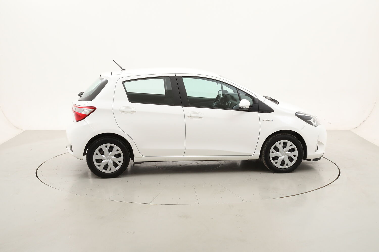 Toyota Yaris Hybrid Business usata del 2019 con 111.226 km