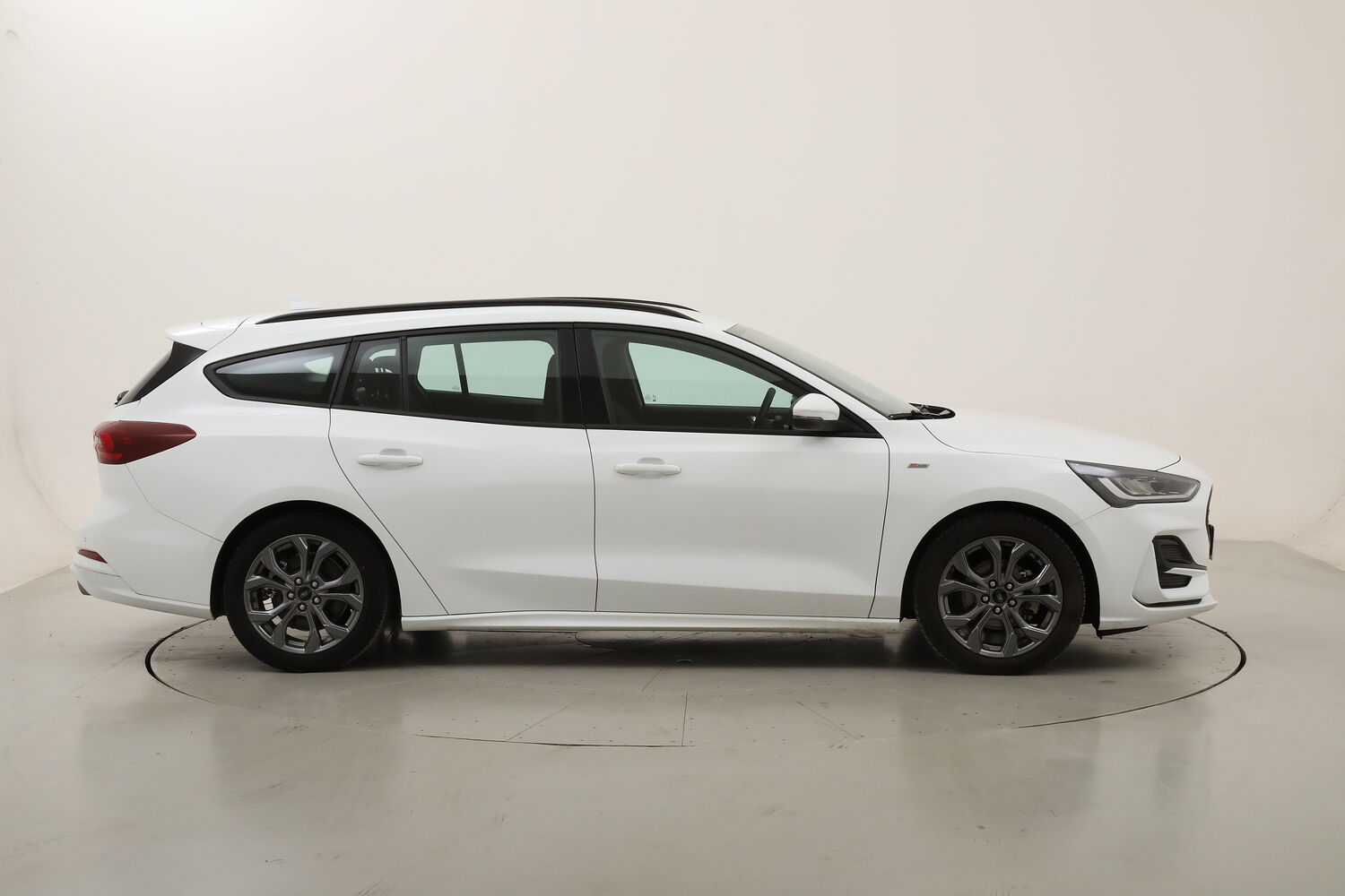 Ford Focus Hybrid SW ST-Line usata del 2025 con 19.653 km