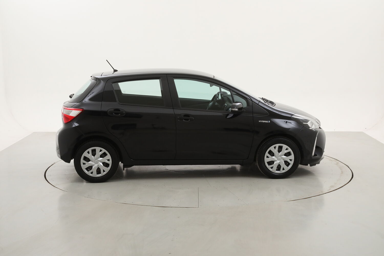 Toyota Yaris Hybrid Business usata del 2018 con 104.509 km