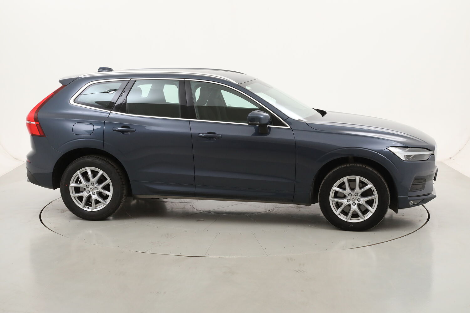 Volvo XC60 B4 Geartronic Momentum Pro usata del 2021 con 115.029 km