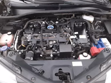 Toyota C-HR Hybrid Business 1.8 Full Hybrid 122CV Automatico Vano motore