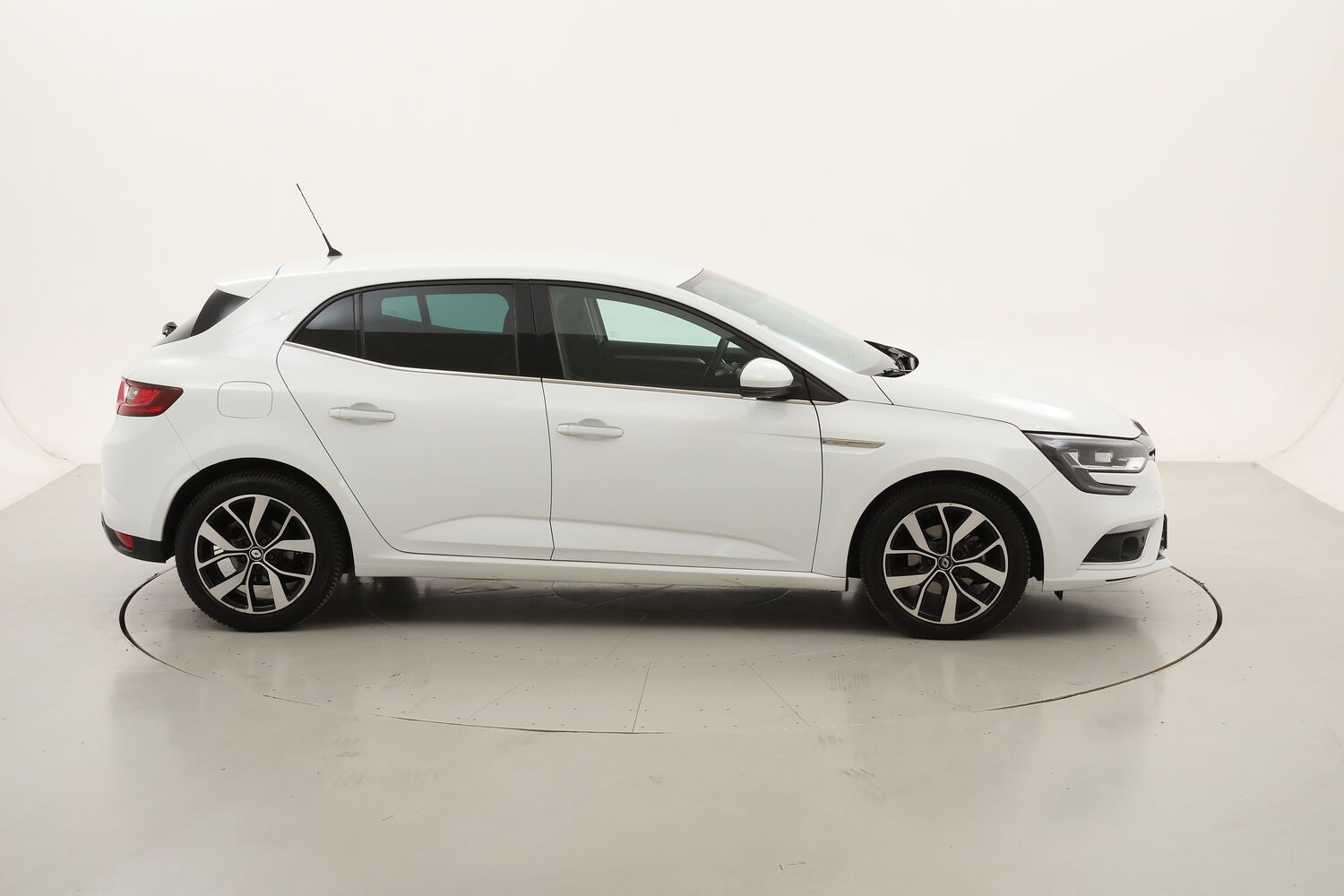 Renault Megane Intens EDC usata del 2019 con 80.322 km