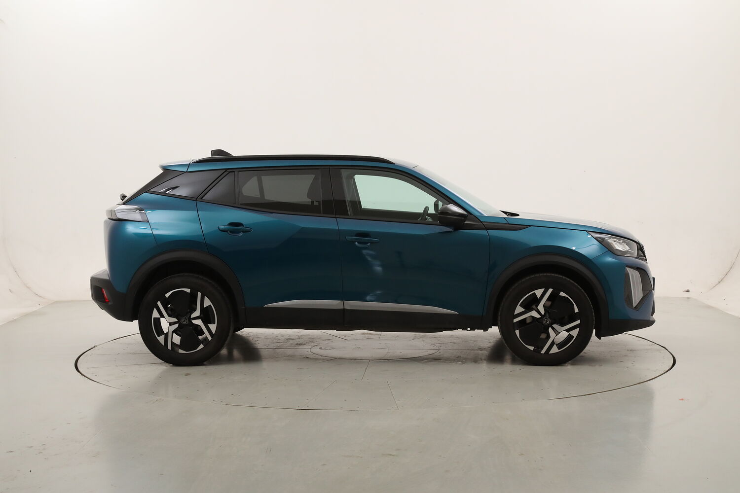 Peugeot 2008 Allure usata del 2025 con 44.262 km