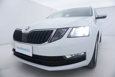 Skoda Octavia Wagon Executive 1.6 Diesel 116CV Manuale Visione frontale