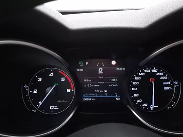 Alfa Romeo Stelvio Business AT8 RWD 2.1 Diesel 160CV Automatico Interni