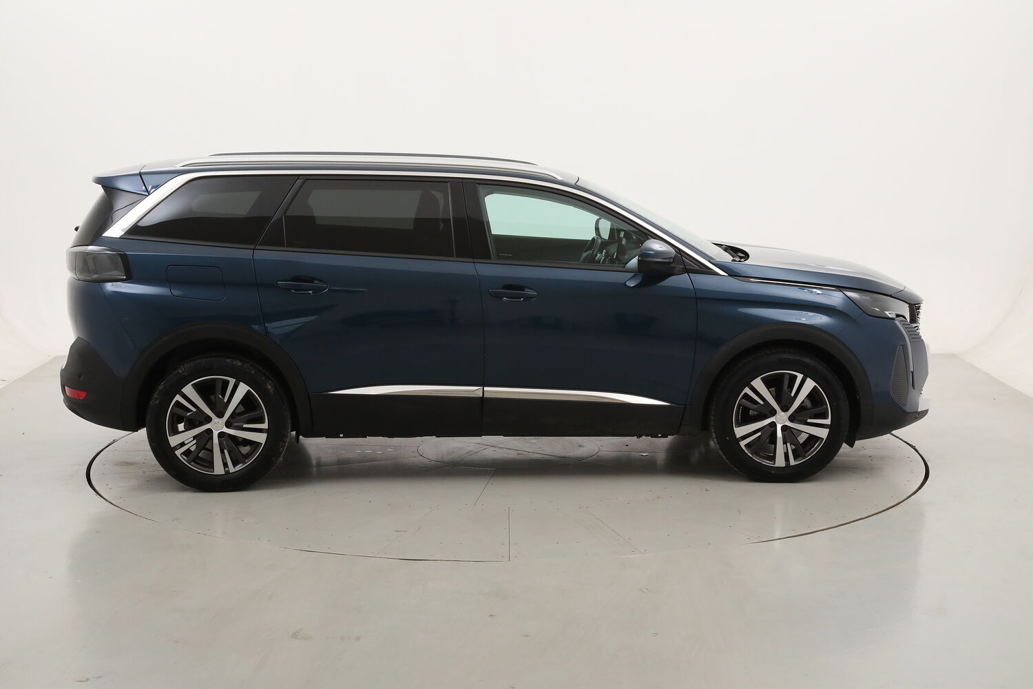 Peugeot 5008 Allure EAT8 - 7 POSTI usata del 2021 con 81.447 km