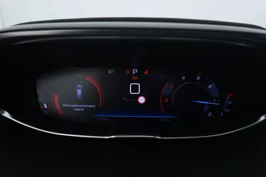 Peugeot 5008 Allure EAT8 - 7 POSTI 1.5 Diesel 131CV Automatico Interni