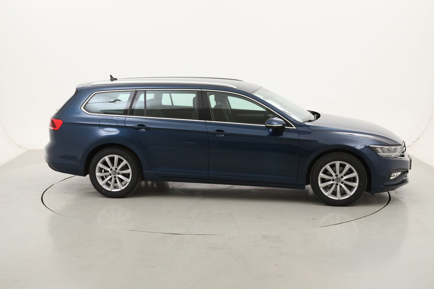 Volkswagen Passat Variant Business DSG usata del 2022 con 106.630 km
