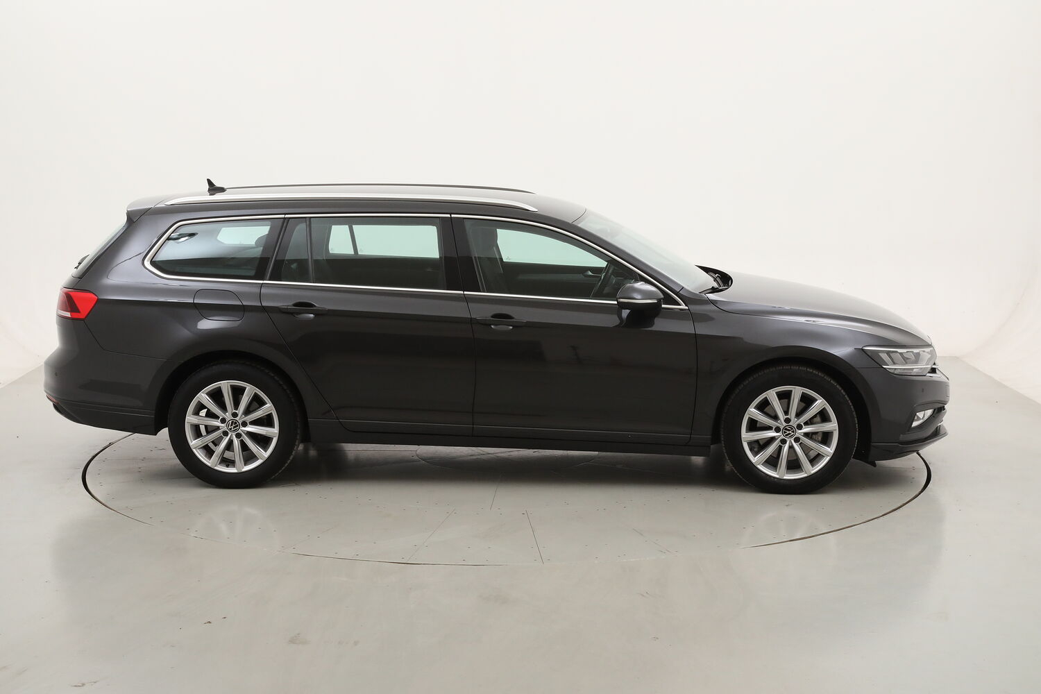 Volkswagen Passat Variant Business DSG usata del 2022 con 85.996 km