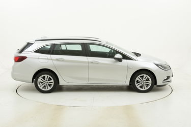 Opel Astra ST Business usata del 2017 con 67.599 km