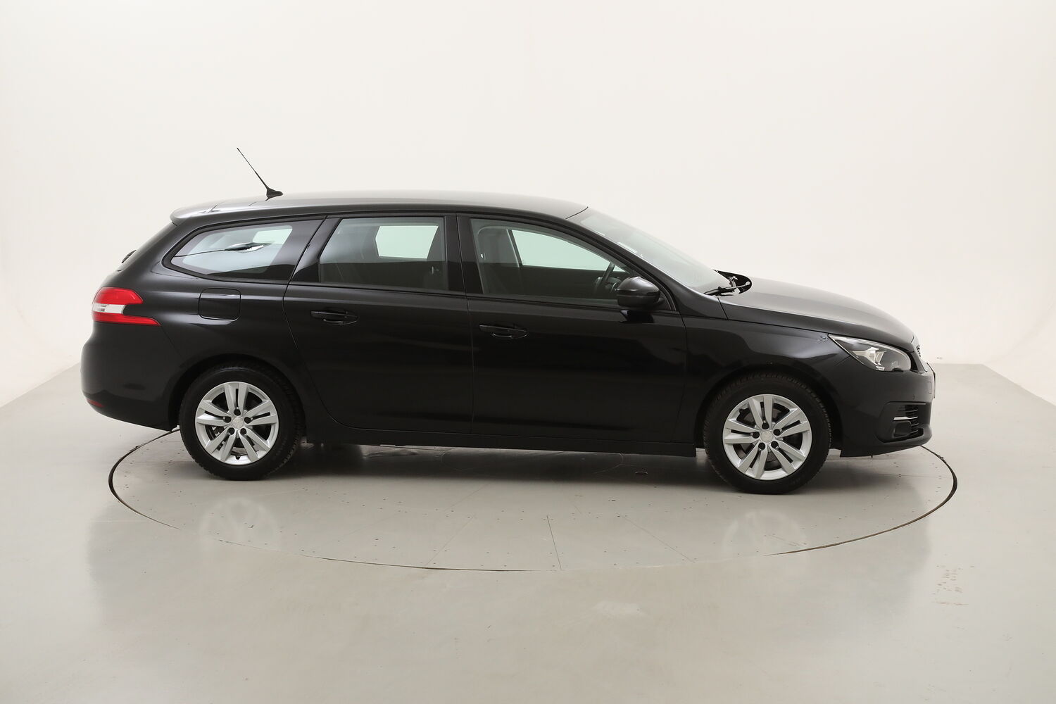 Peugeot 308 SW Active Business EAT8 usata del 2021 con 51.349 km