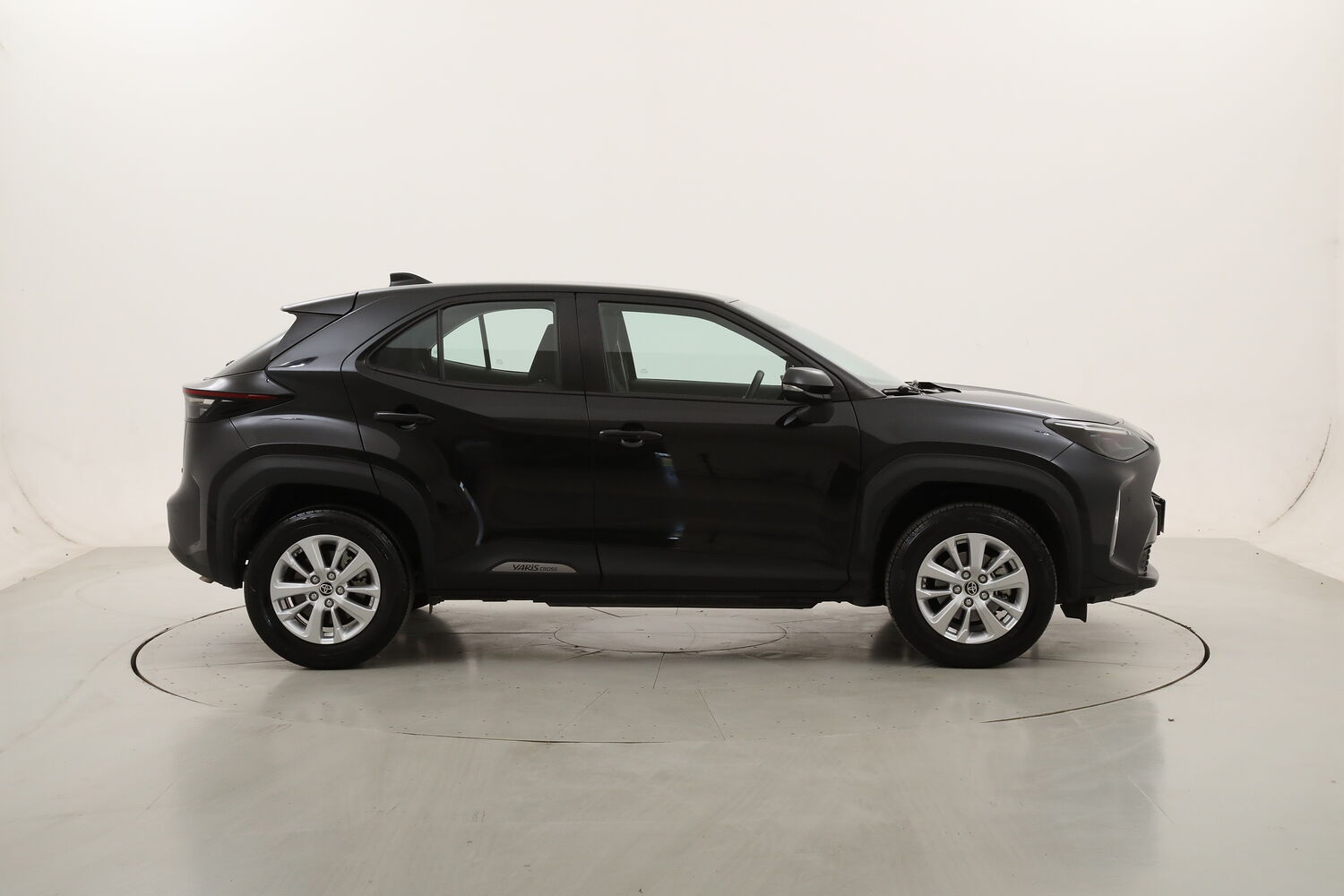 Toyota Yaris Cross Hybrid Business usata del 2022 con 84.350 km