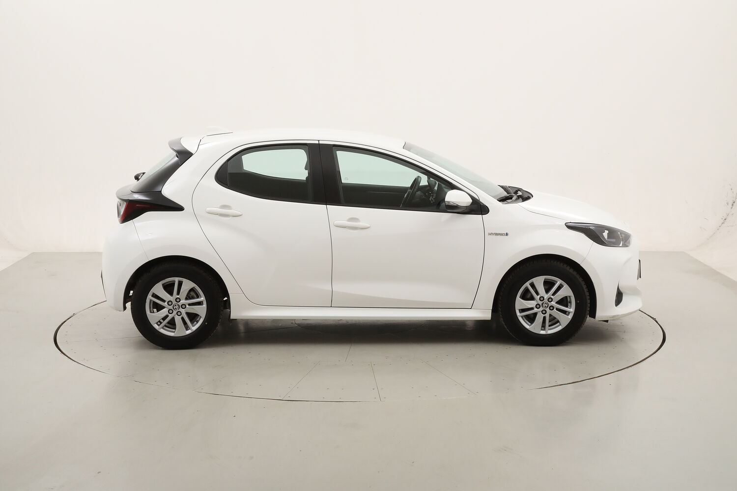 Toyota Yaris Hybrid Business usata del 2021 con 72.011 km