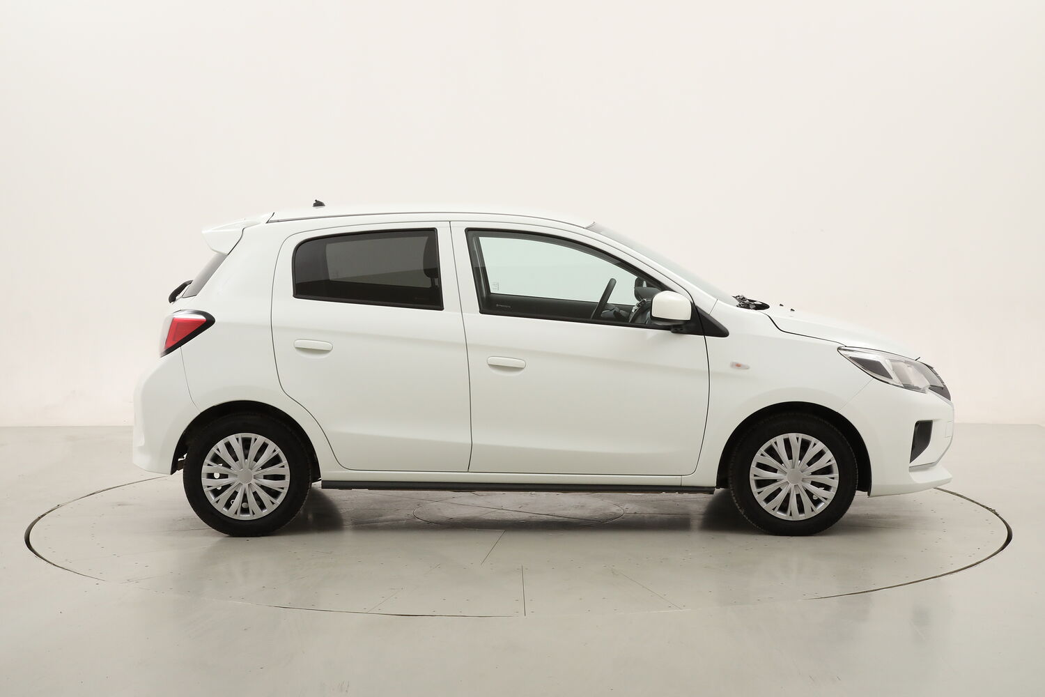 Mitsubishi Space Star Intense usata del 2022 con 77.520 km