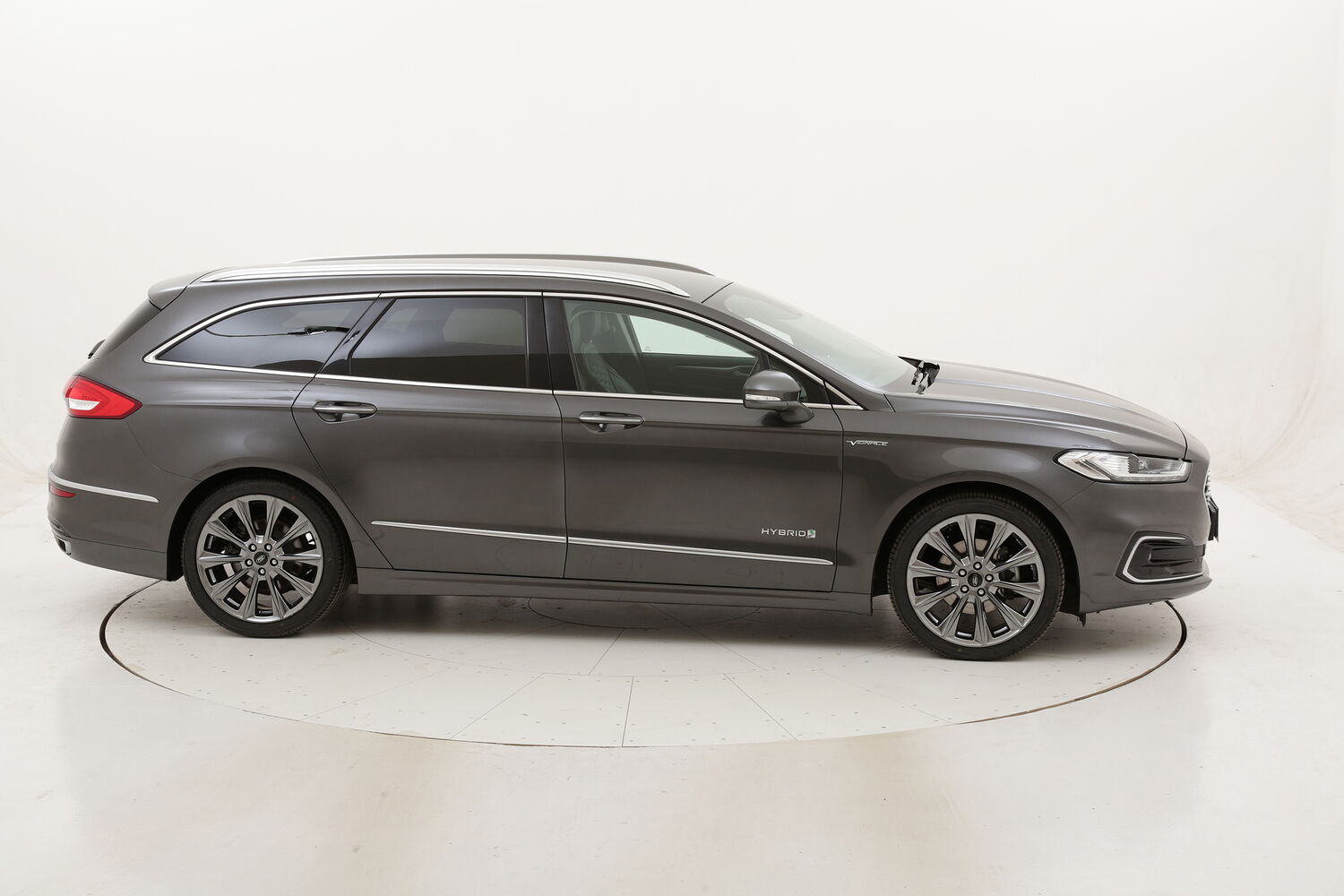 Ford Mondeo SW Hybrid Vignale usata del 2019 con 34.320 km