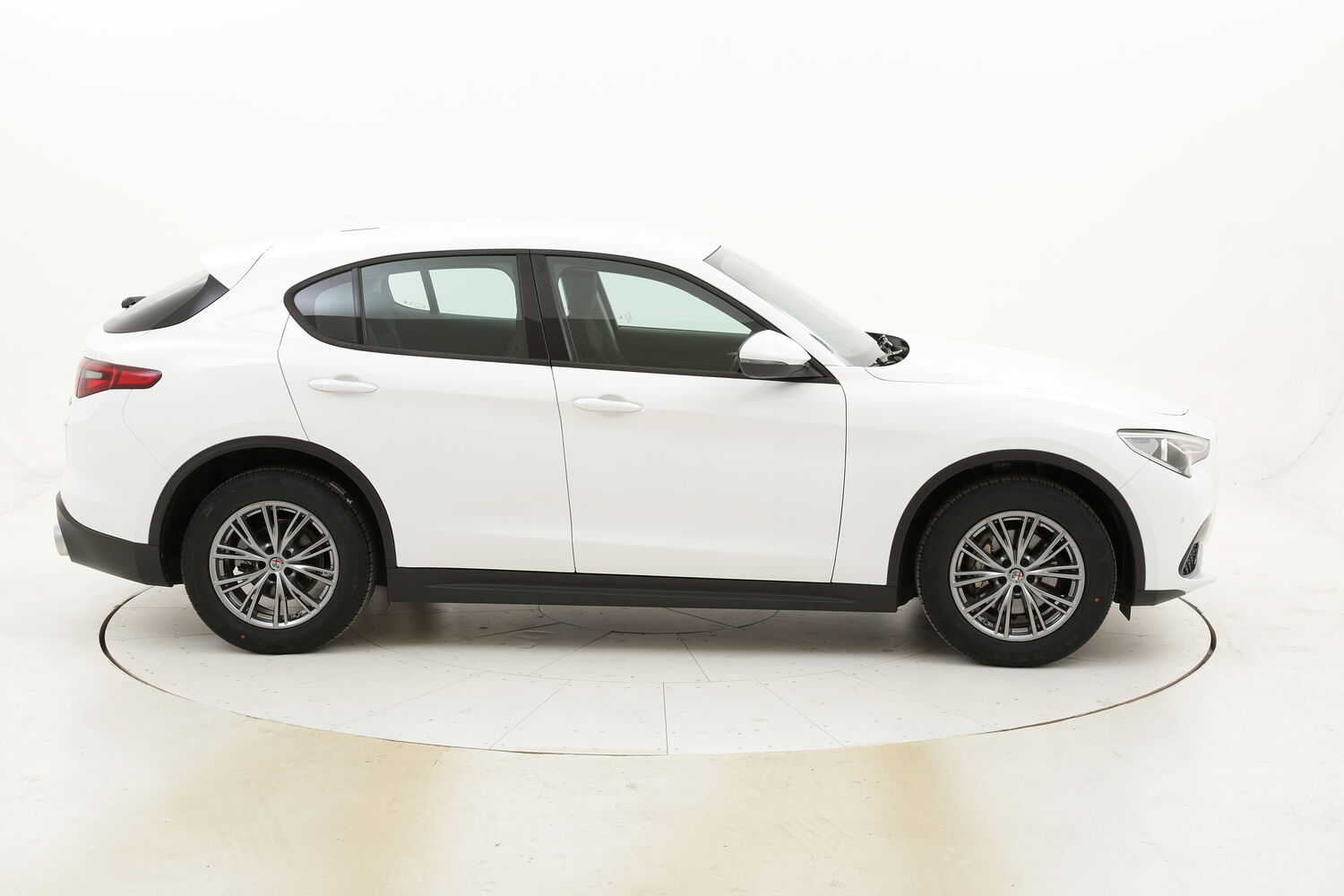 Alfa Romeo Stelvio Business Q4 AT8 usata del 2018 con 75.261 km