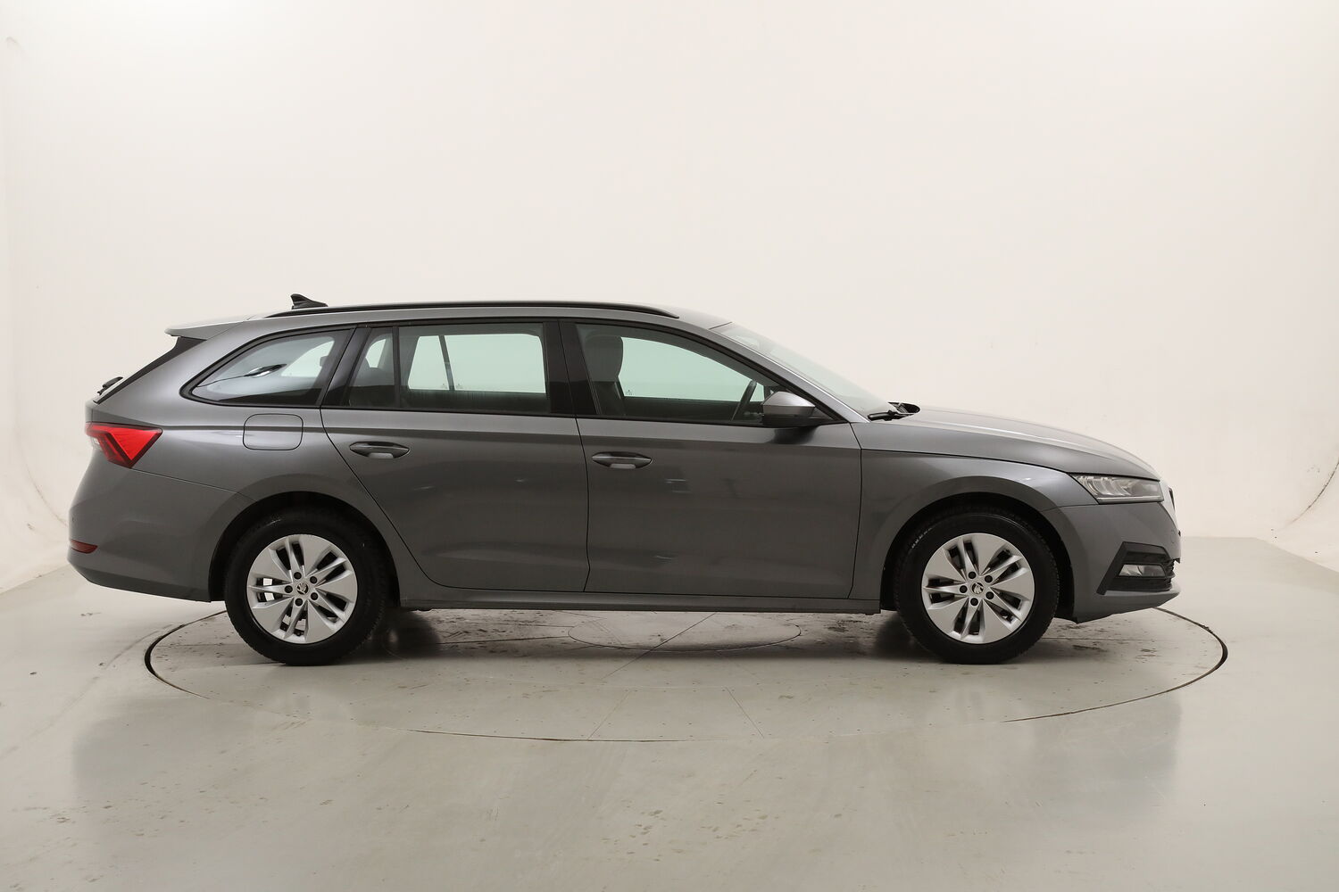 Skoda Octavia Wagon Ambition SDG usata del 2023 con 87.686 km