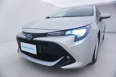 Toyota Corolla TS Hybrid Business 1.8 Full Hybrid 122CV Automatico Visione frontale