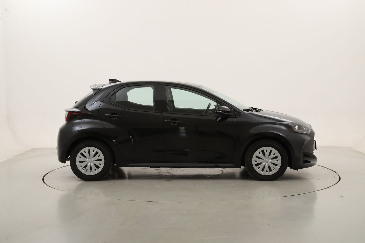 Toyota Yaris Hybrid Business usata del 2022 con 90.846 km