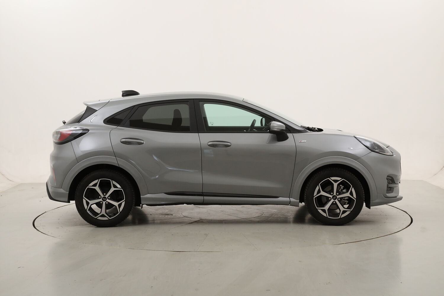 Ford Puma Hybrid ST-Line usata del 2025 con 29.960 km