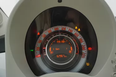 Fiat 500 Hybrid Cult 1.0 Mild Hybrid 70CV Manuale Interni