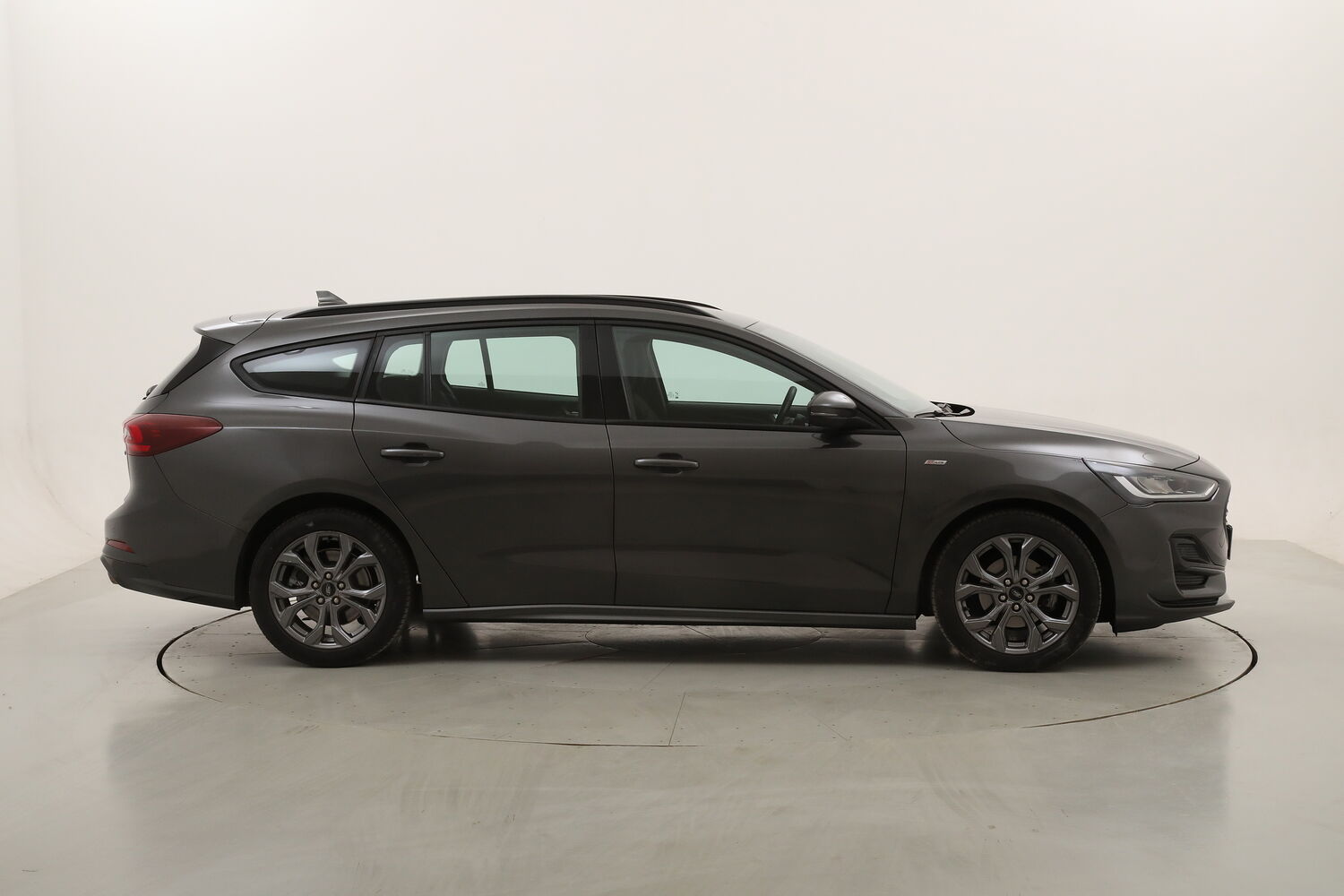 Ford Focus SW Hybrid ST-Line Powershift usata del 2023 con 123.074 km