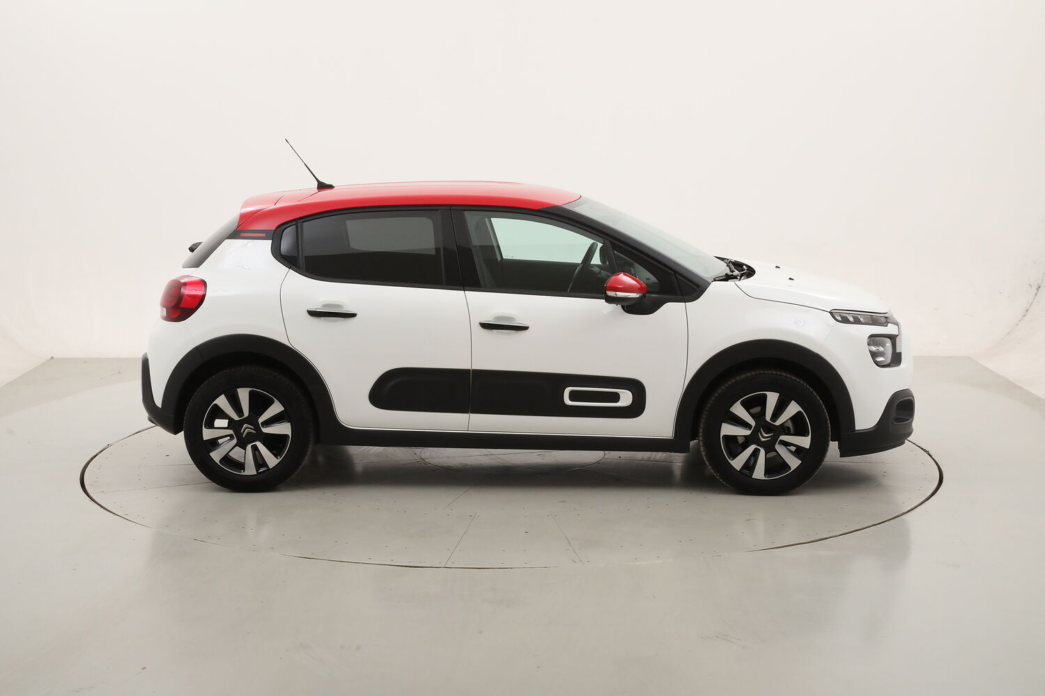 Citroen C3 Shine usata del 2023 con 20.862 km