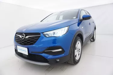 Opel Grandland Elegance AT8 1.5 Diesel 131CV Automatico Visione frontale