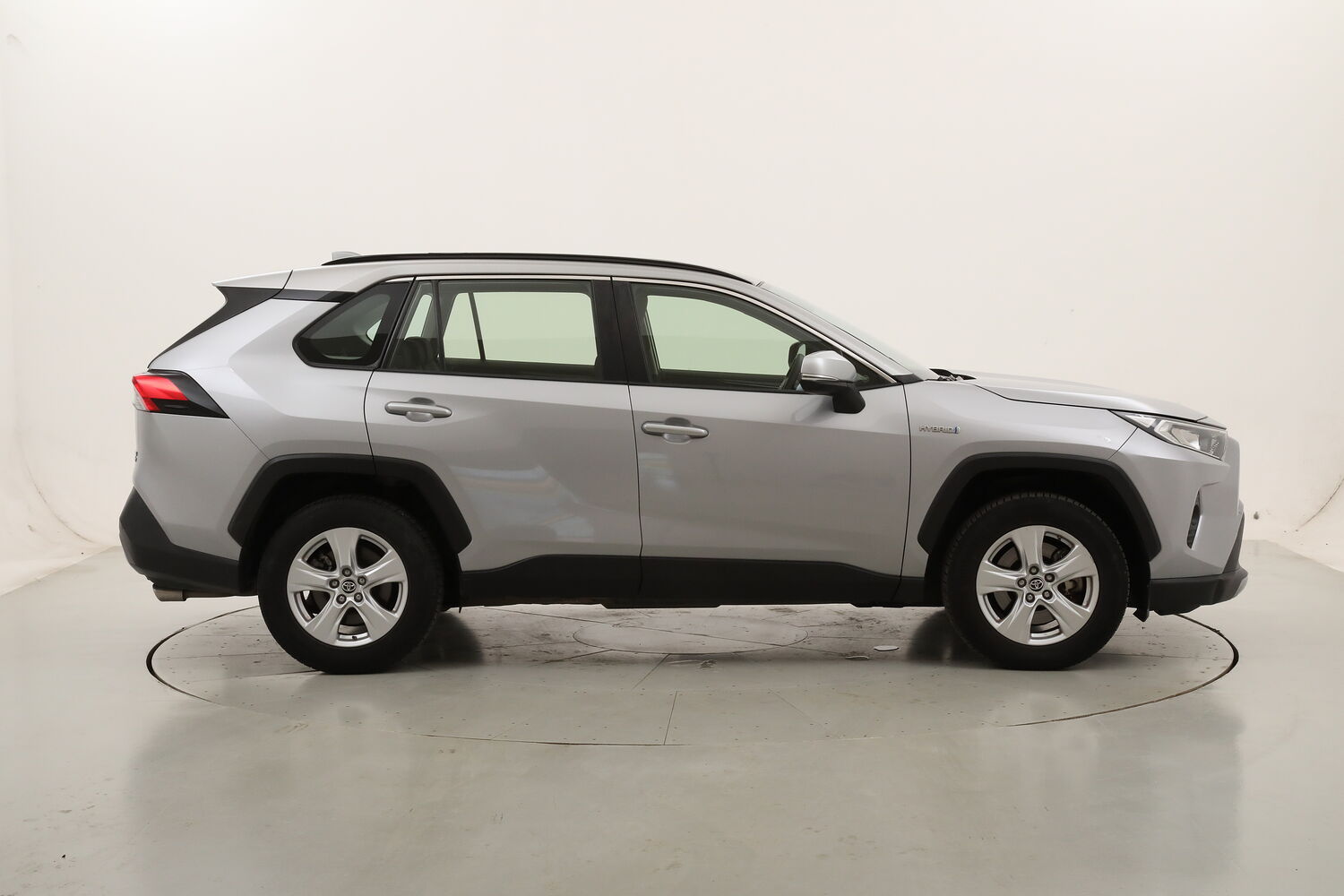 Toyota RAV4 Hybrid Business AWD-i usata del 2021 con 102.357 km