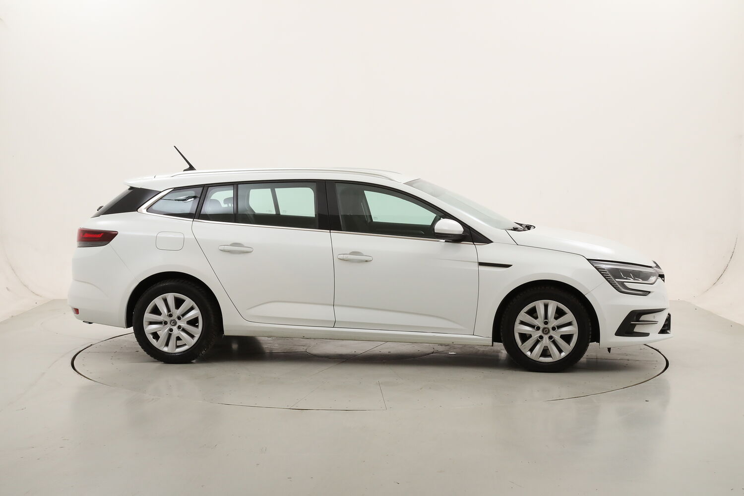 Renault Megane Sporter Business EDC usata del 2021 con 111.470 km