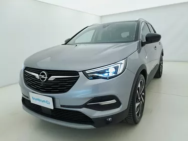 Opel Grandland Ultimate AT8 1.5 Diesel 131CV Automatico Visione frontale